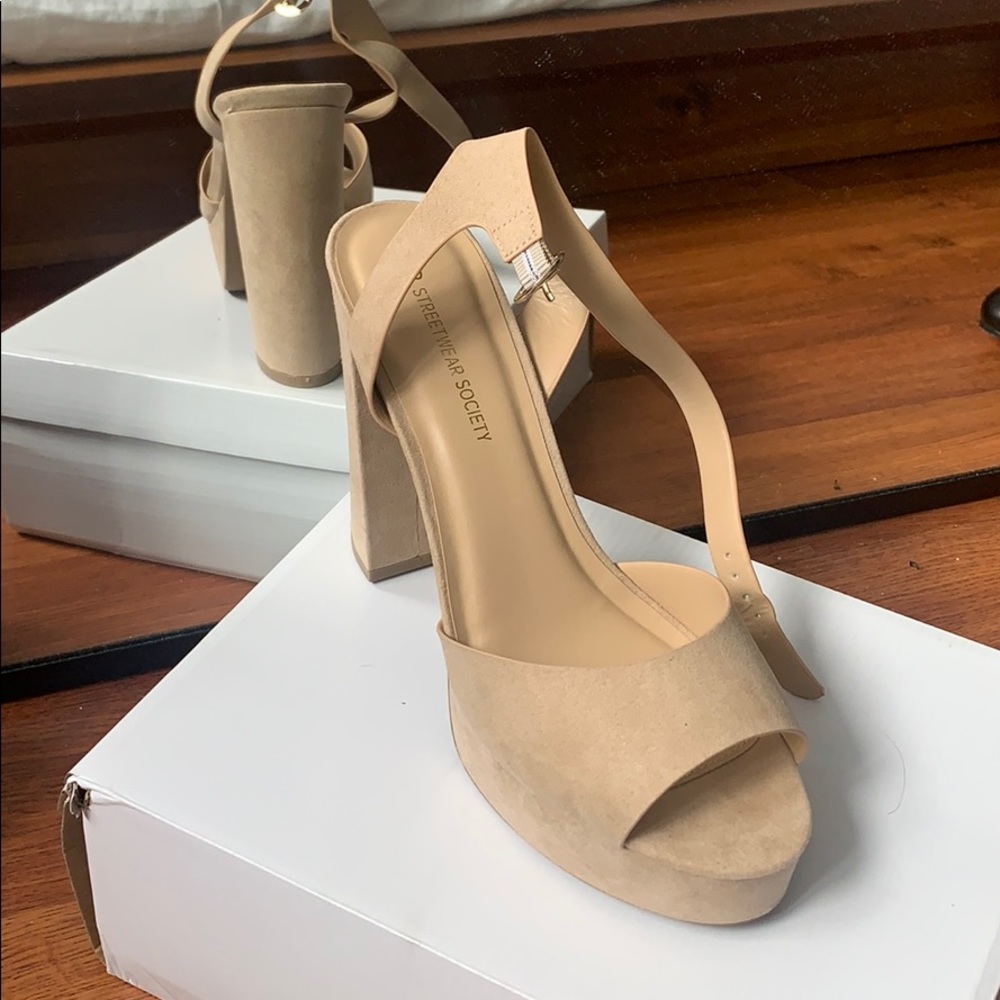 Nude platform heels